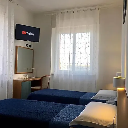 Отель Trieste
